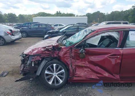 2015 Subaru Legacy 2.5I Limited z USA, uszkodzony, nr VIN 4S3BNAJ61F3016802